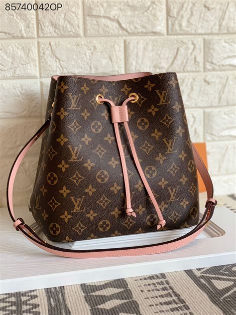 lv bucket bag